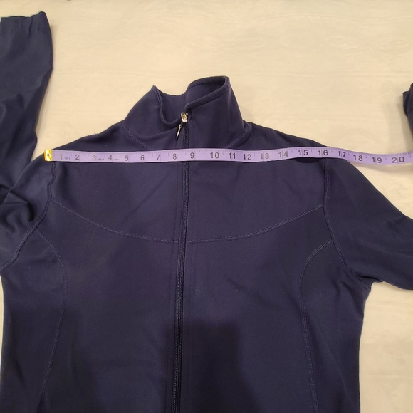 One Tooth active wear jacket - Picture 4 of 6